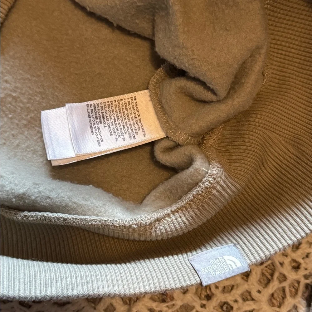 The North Face Men's Beige Crewneck Sweater Embroidered Unisex Small Soft